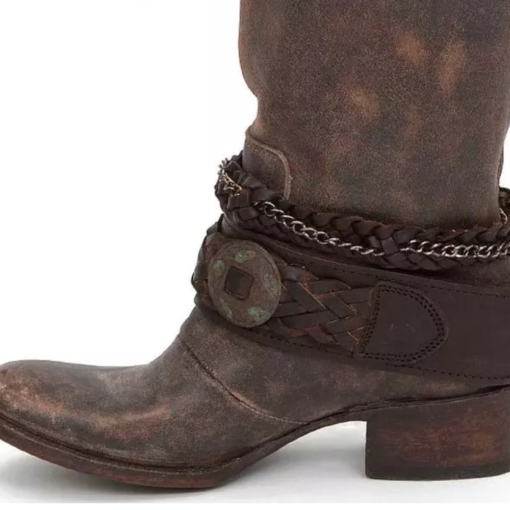 Freebird by Steven “Breck,”Distressed leather, Zip-back Tall Boots sz 6